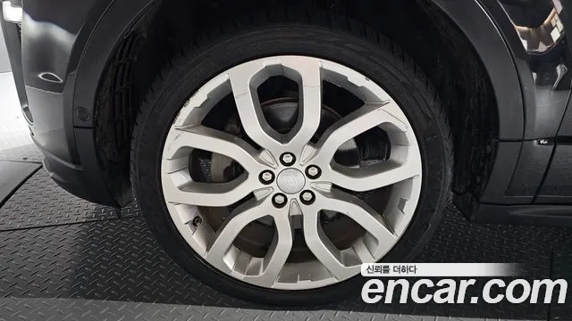 Land Rover Range Rover Evoque 2018 thumb 3