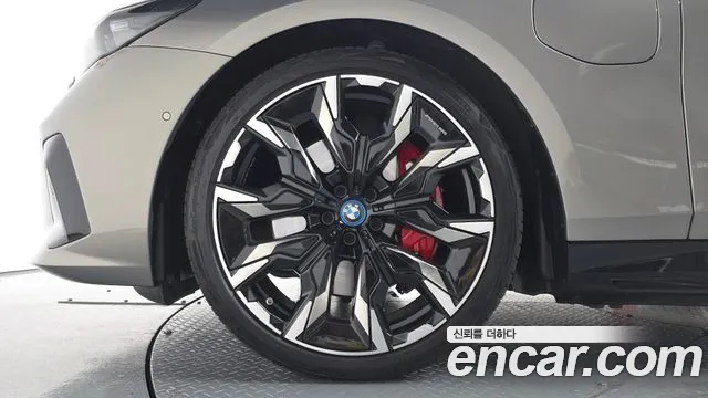 BMW 5 серии 2025 thumb 11