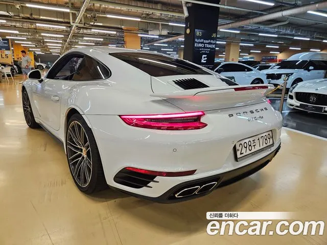 Porsche 911 2017 thumb 5