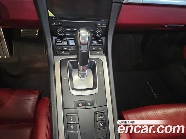 Porsche 911 2017 thumb 3