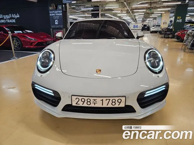Porsche 911 2017 thumb 2