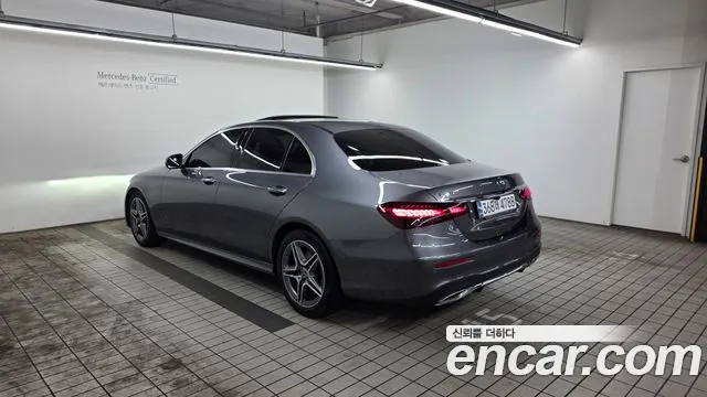 Mercedes-Benz E-Class 2023 thumb 2