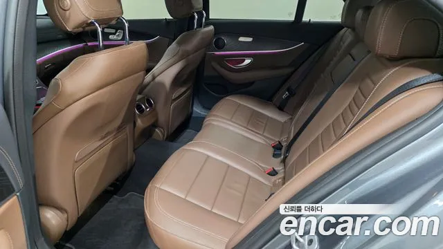 Mercedes-Benz E-Class 2023 thumb 3