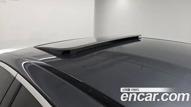 Mercedes-Benz E-Class 2023 thumb 4