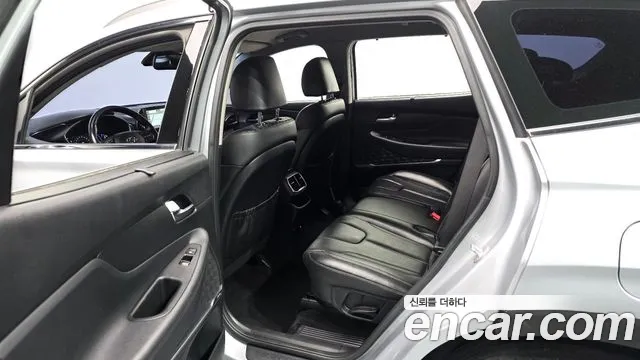 Hyundai Santa Fe 2018 thumb 7