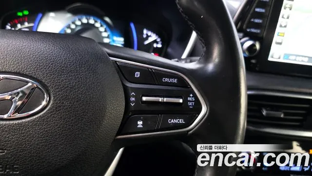 Hyundai Santa Fe 2018 thumb 5