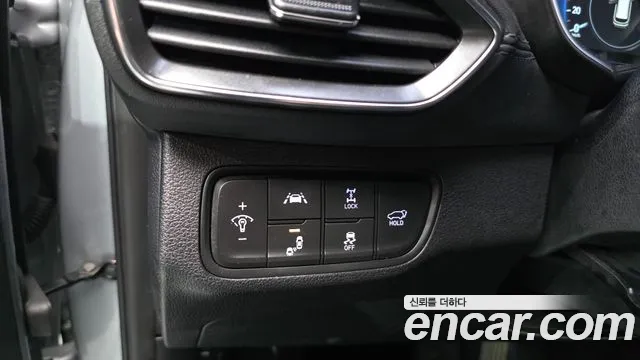 Hyundai Santa Fe 2018 thumb 12