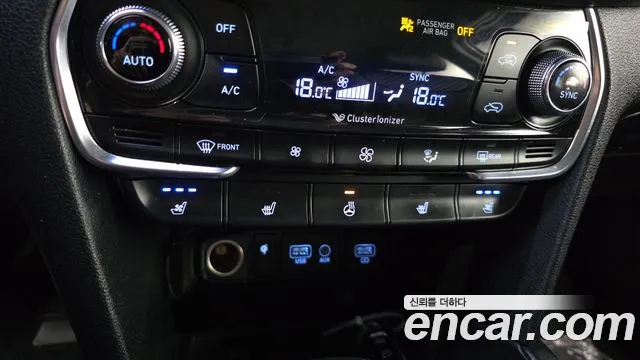 Hyundai Santa Fe 2018 thumb 6