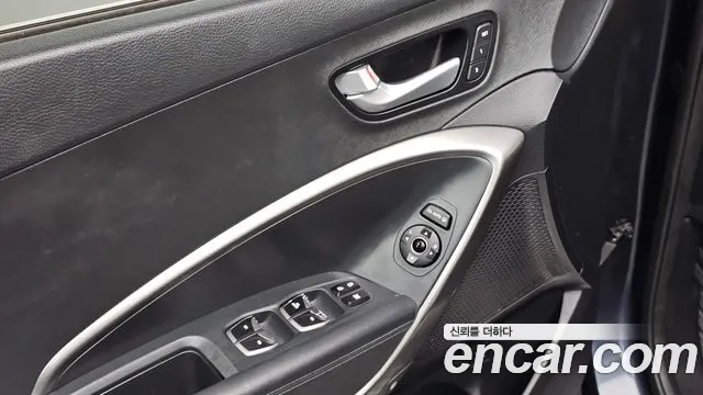 Hyundai Santafe 2015 thumb 8