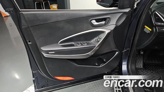 Hyundai Santafe 2015 thumb 5