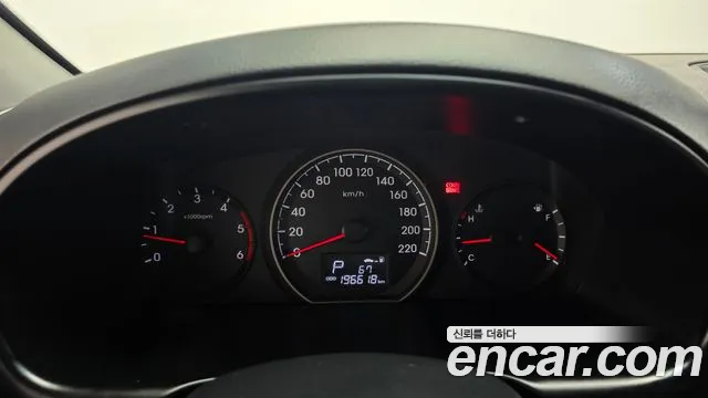 Hyundai Starex 2015 thumb 5