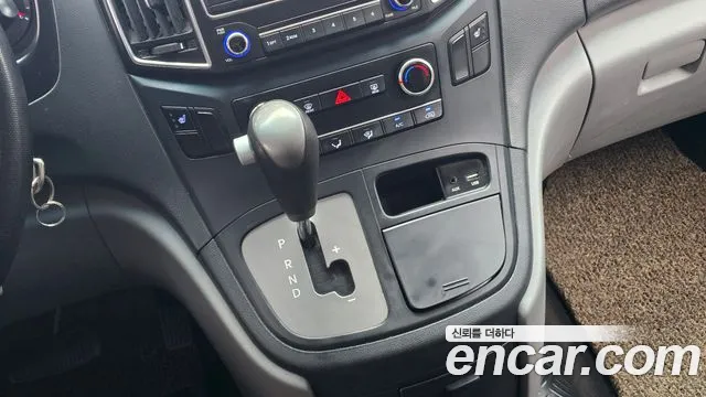 Hyundai Starex 2015 thumb 3