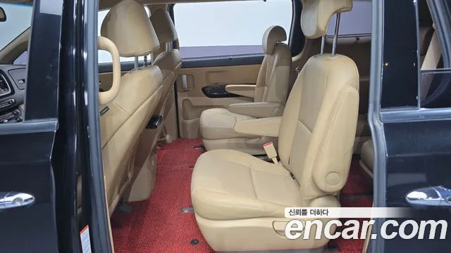 Kia Carnival 2019 thumb 4