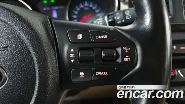 Kia Carnival 2019 thumb 2