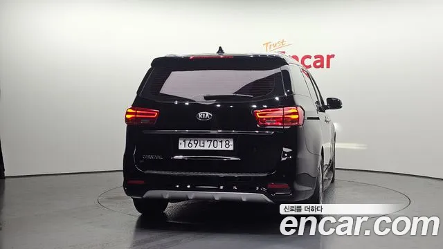 Kia Carnival 2018 thumb 9