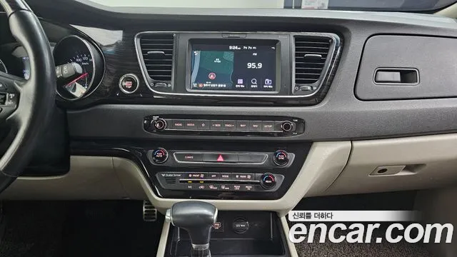 Kia Carnival 2018 thumb 7