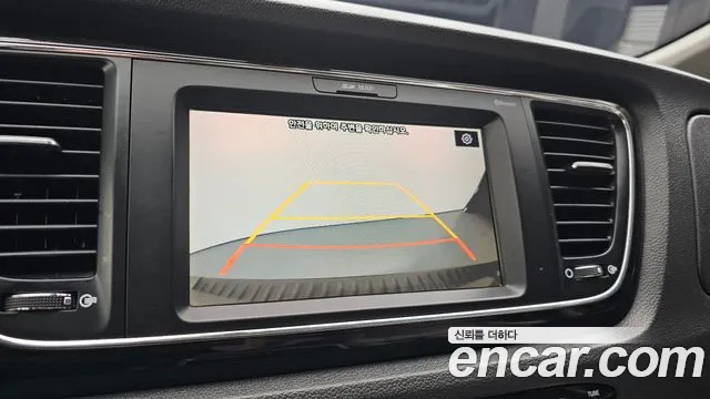 Kia Carnival 2018 thumb 11