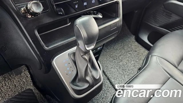 Hyundai Staria 2022 thumb 5