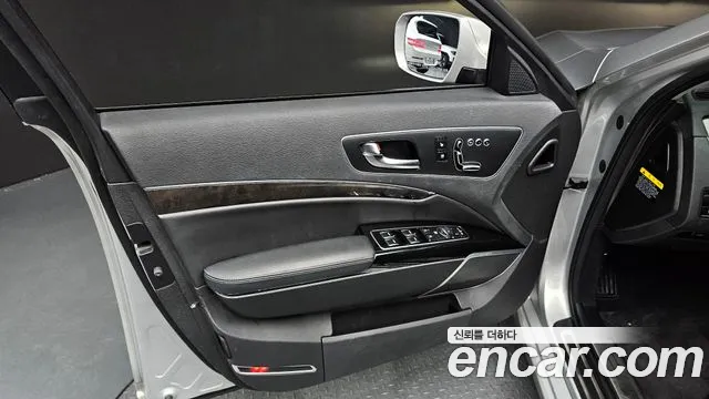 Kia K9 2015 thumb 8