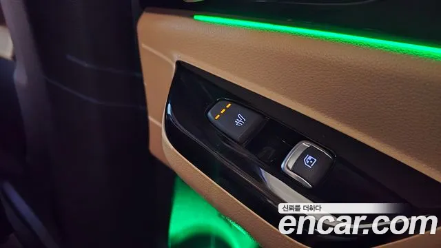 Kia Carnival 2022 thumb 10