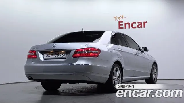 Mercedes-Benz E-Class 2010 thumb 8