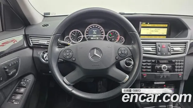 Mercedes-Benz E-Class 2010 thumb 12