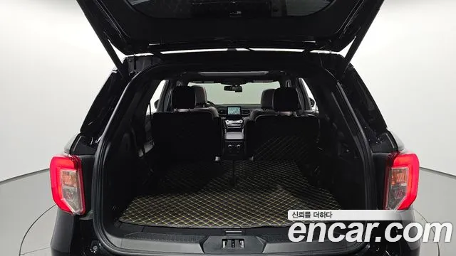 Ford Explorer 2021 thumb 3