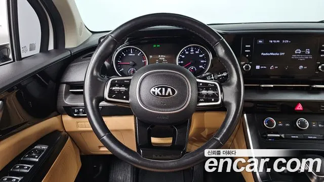 Kia Carnival 2021 thumb 3