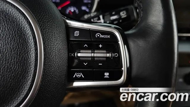 Kia Carnival 2021 thumb 9