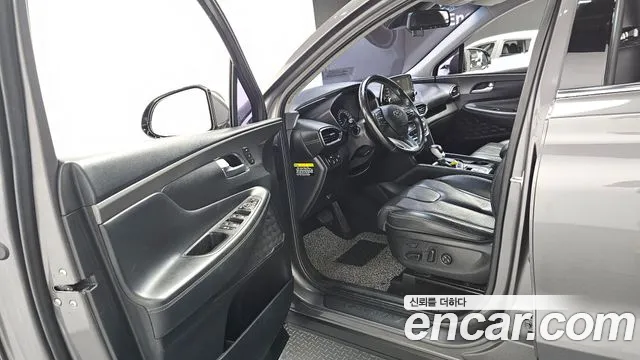 Hyundai Santa Fe 2018 thumb 3