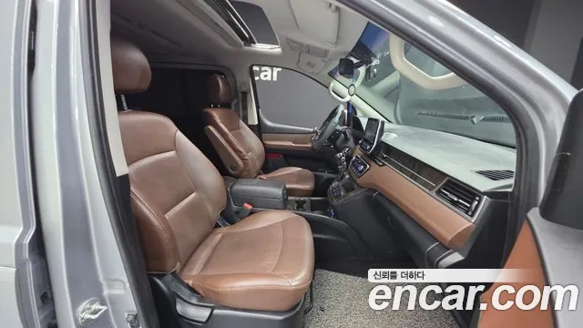 Hyundai Staria 2019 thumb 3