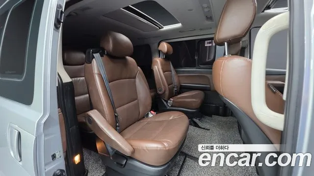 Hyundai Staria 2019 thumb 12