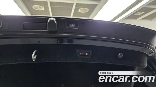 BMW 8 серии 2021 thumb 7