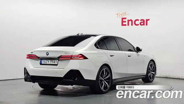 BMW 5 серии 2025 thumb 3