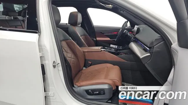 BMW 5 серии 2025 thumb 2