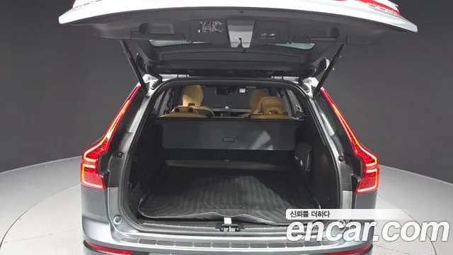 Volvo XC60 2019 thumb 8