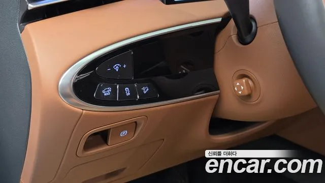 Genesis GV70 2024 thumb 4