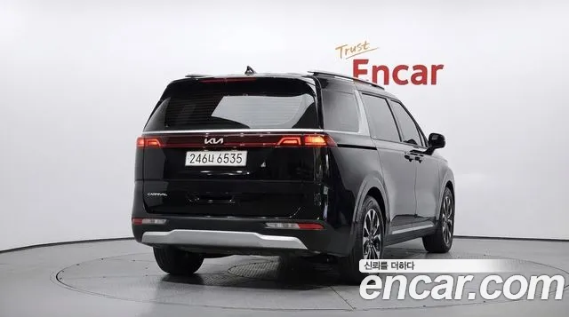 Kia Carnival 2023 thumb 6