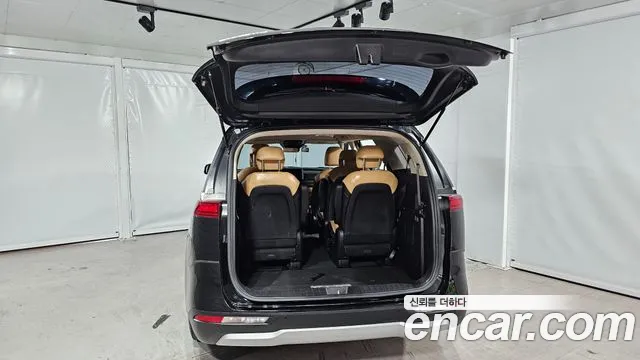 Kia Carnival 2023 thumb 9
