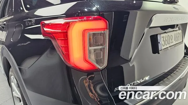 Ford Explorer 2022 thumb 10