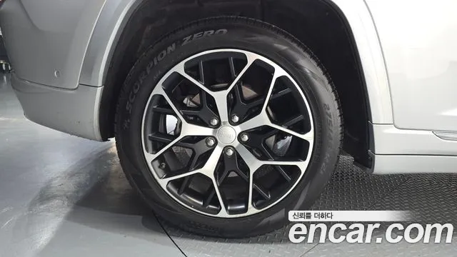 Jeep Grand Cherokee 2023 thumb 6