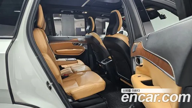 Volvo XC90 2019 thumb 8