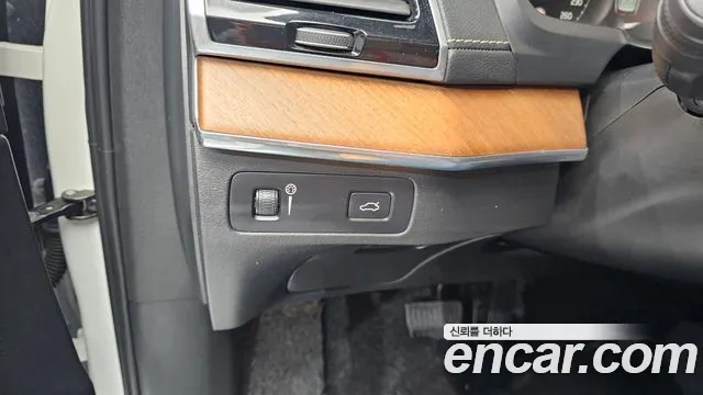 Volvo XC90 2019 thumb 5