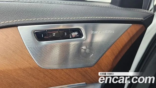 Volvo XC90 2019 thumb 4