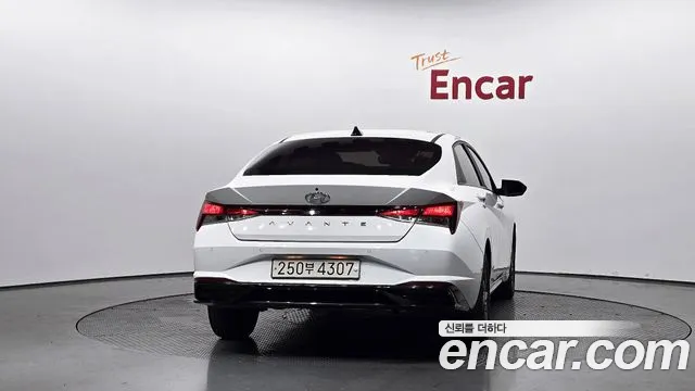 Hyundai Elantra 2023 thumb 9