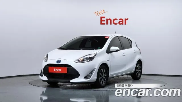 Toyota Prius C 2018 thumb 5