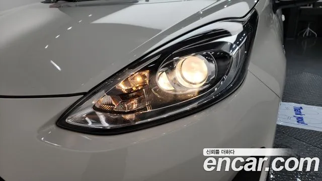 Toyota Prius C 2018 thumb 3
