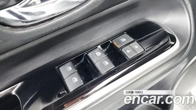 Toyota Prius C 2018 thumb 7