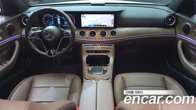 Mercedes-Benz E-Class 2021 thumb 7