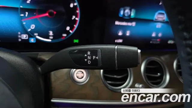 Mercedes-Benz E-Class 2021 thumb 12